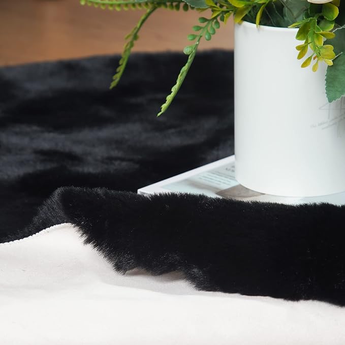 ORINOVA Black Round Area Rug 5ft Washable Faux Fluffy Fur Rug for Bedroom Circle Nursery Rug for Living Room Girl Room Cute Décor