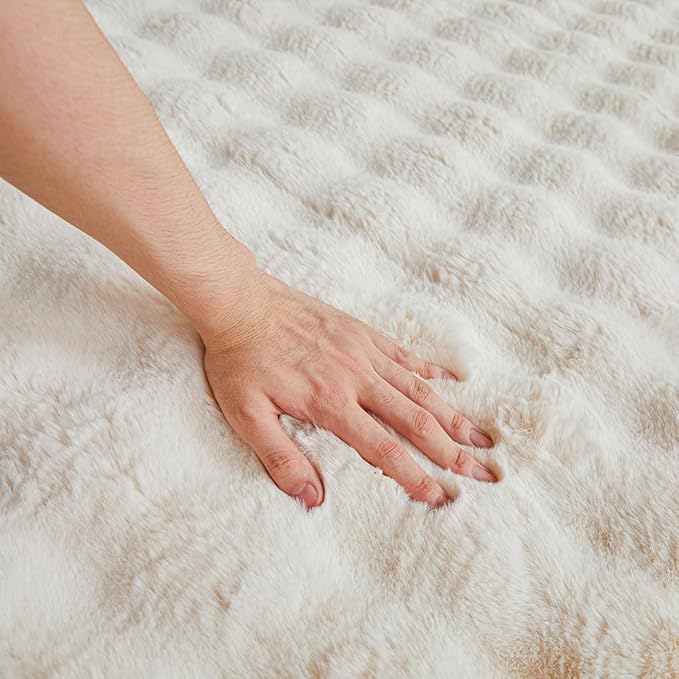 Creamy White Rabbit Plush Rug 5'x8', Fluffy Faux Fur Shaggy Area Rug for Nursery, Kids Room Decor, Soft Fuzzy Carpet for Living Room, Bedroom, Teen Girls Room