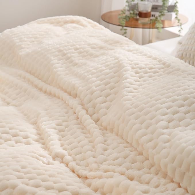 Puncuntex Cream White Throw Blanket 108"×90" inches Fuzzy 3D Jacquard Decorative Flannel Fleece Super Soft Plush Cozy Blanket for Couch Sofa Chair Lightweight