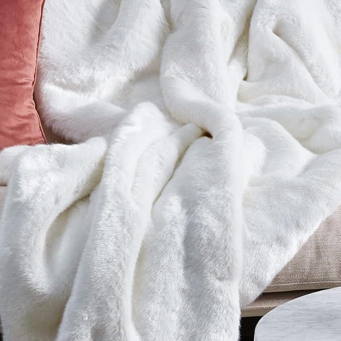 ORINOVA White Faux Rabbit Shaggy Fur Rug 4x6 Area Rugs for Living Room Washable Rugs Teen Room Bedroom Home Décor