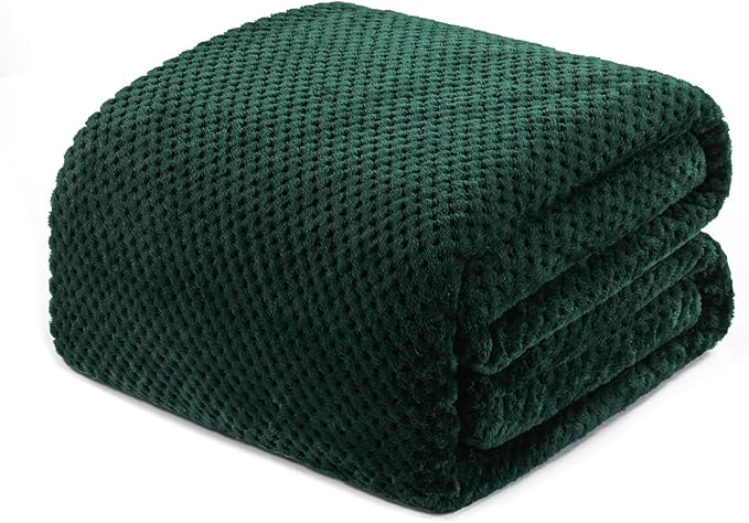 Exclusivo Mezcla Fleece Bed Blanket Queen Size, Super Soft and Warm Blankets for Couch, Sofa and Bed Waffle Textured, Cozy, Fuzzy and Lightweight (Forest Green, 90x90 Inches)