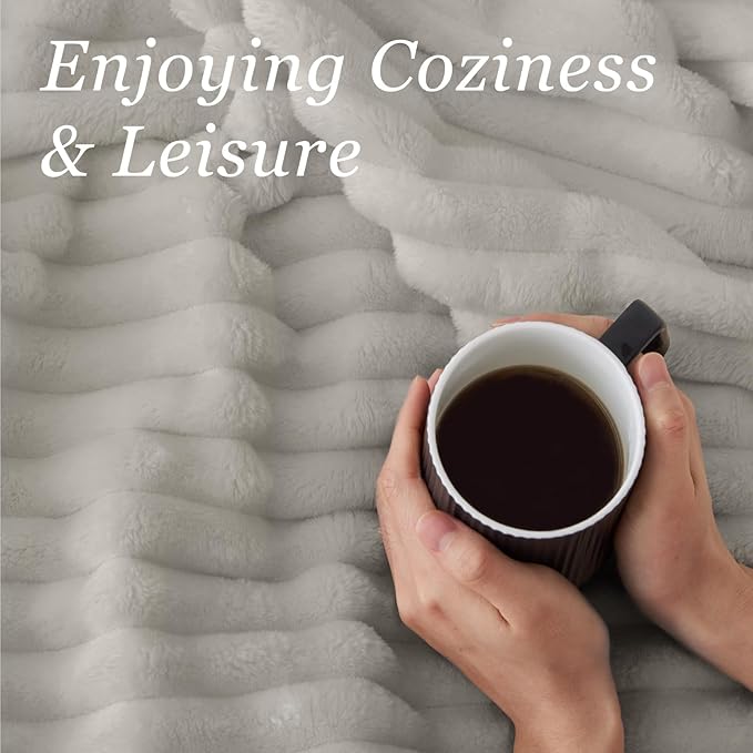 BEDELITE Twin Blanket for Couch & Bed, 300GSM Soft & Warm Fleece Blanket, Decorative and Giftable Striped Light Grey Blankets for Women, Men, 60"x80"