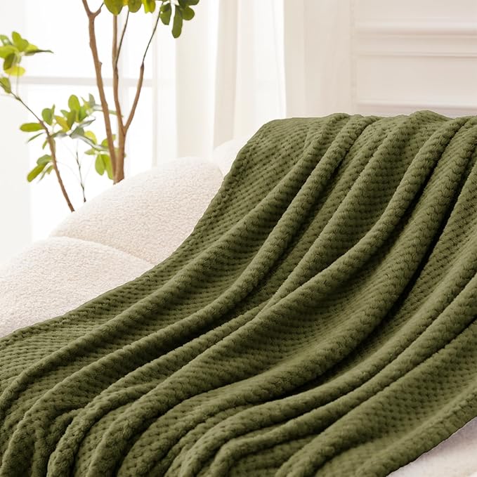 Exclusivo Mezcla Fleece Bed Blanket Twin Size, Super Soft and Warm Blankets for Couch, Sofa and Bed Waffle Textured, Cozy, Fuzzy and Lightweight (Olive Green, 60x80 Inches)