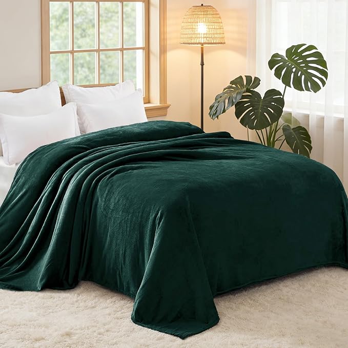 Exclusivo Mezcla Fleece Blanket King Size for Bed, Super Soft and Warm, All Season, Cozy, Plush, Lightweight, 90x104 Inches, Forest Green