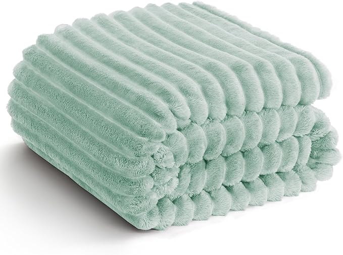 HIMEET Sage Green Ribbed King Size Blanket for Bed - 300GSM Lightweight Fleece Blanket for Men Women, Large Sofa Couch Bed Blankets Gifts, Striped Spring Home Room Decor, Sage Green, 108x90 Inches
