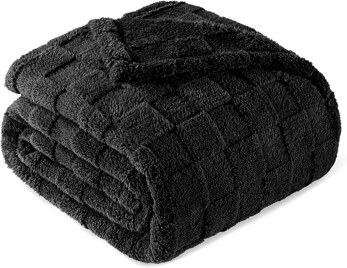 Exclusivo Mezcla Queen Size Flannel Fleece Blanket, Super Soft and Warm Lightweight Checkered Pattern Blankets for All Seasons, 90x90 Inches, Black