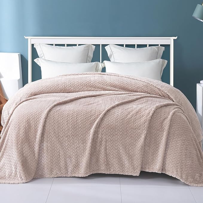 Exclusivo Mezcla Fleece King Size Blanket for Bed, 90x104 Inches Soft Cozy Jacquard Flannel Blankets, Lightweight Fuzzy Plush Warm for Women, Camel