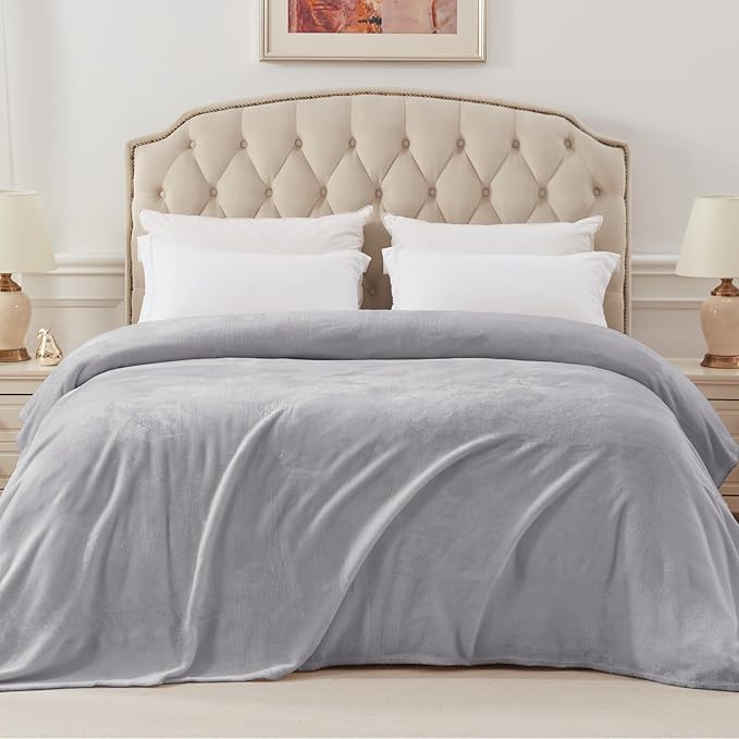 Exclusivo Mezcla Fleece Blanket Twin Size for Bed, Super Soft and Warm, All Season, Cozy, Plush, Lightweight, 90x66 Inches, Light Grey
