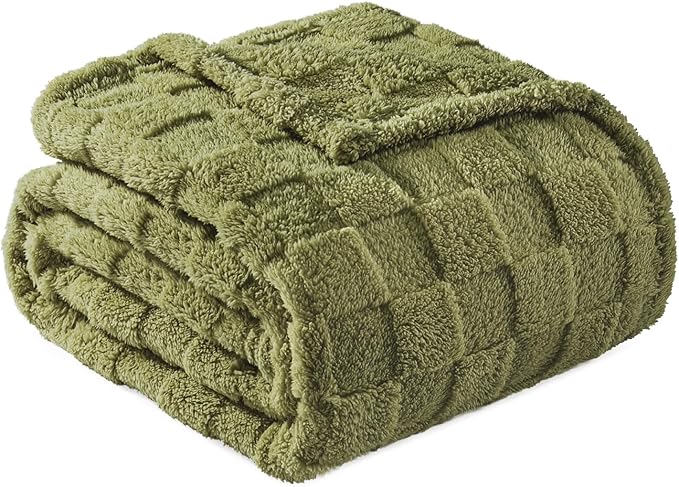 Exclusivo Mezcla Fleece Throw Blanket for Couch,Super Soft and Warm Lightweight Checkered Pattern Blankets for All Seasons, 50x60 Inches, Olive Green