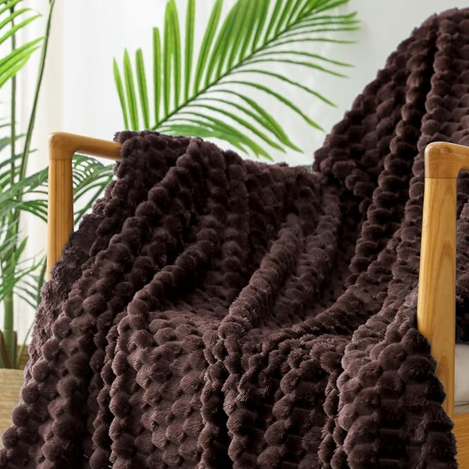Exclusivo Mezcla Fleece King Blanket for Bed, Extra Large Fuzzy Coffee Bed Blankets, Soft Cozy Plush Sofa Throws for All Seasons, 90x104 Inches