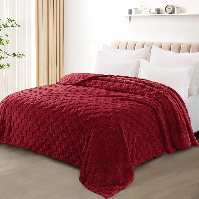 Exclusivo Mezcla Queen Size Flannel Fleece Blanket, Super Soft and Warm Lightweight Checkered Pattern Blankets for All Seasons, 90x90 Inches, Deep Red
