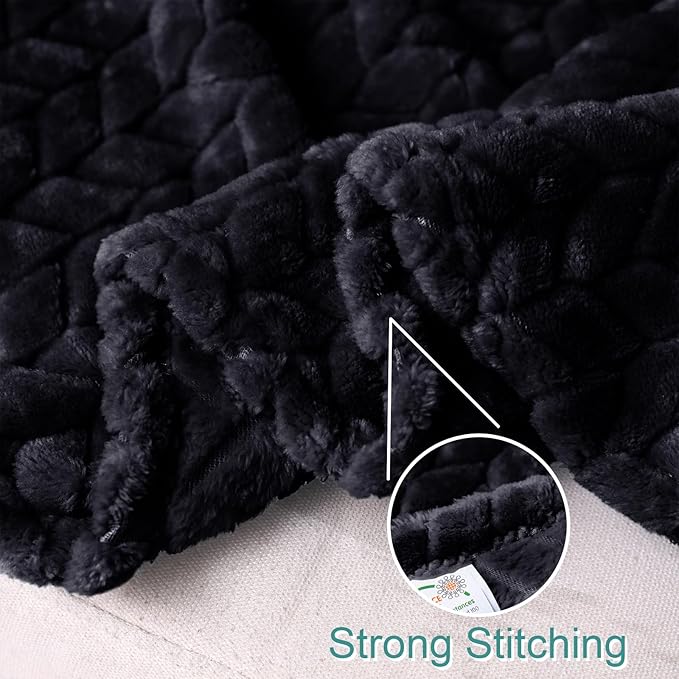 Exclusivo Mezcla Fleece Throw Blanket for Couch and Bed, 50x70 Inches Soft Cozy Jacquard Flannel Blankets, Lightweight Fuzzy Plush Warm Throws for Women, Black