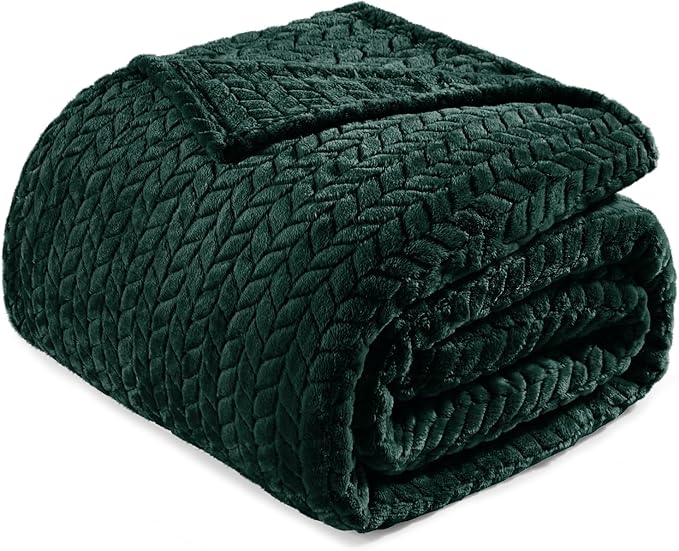 Exclusivo Mezcla Fleece Twin Size Blanket for Bed, 90x66 Inches Soft Cozy Jacquard Flannel Blankets, Lightweight Fuzzy Plush Warm for Women, Forest Green