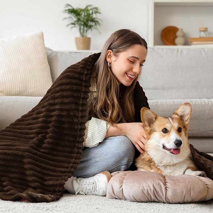 BEDELITE Fleece Blanket Twin Size – 3D Ribbed Jacquard Soft and Warm Decorative Fuzzy Blankets – Cozy, Fluffy, Plush Lightweight Throw Blankets for Couch, Bed, Sofa(Dark Brown, 60x80 inches)