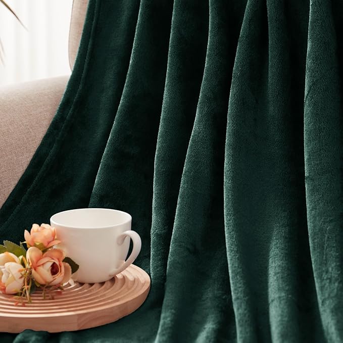 Exclusivo Mezcla Fleece Blanket King Size for Bed, Super Soft and Warm, All Season, Cozy, Plush, Lightweight, 90x104 Inches, Forest Green