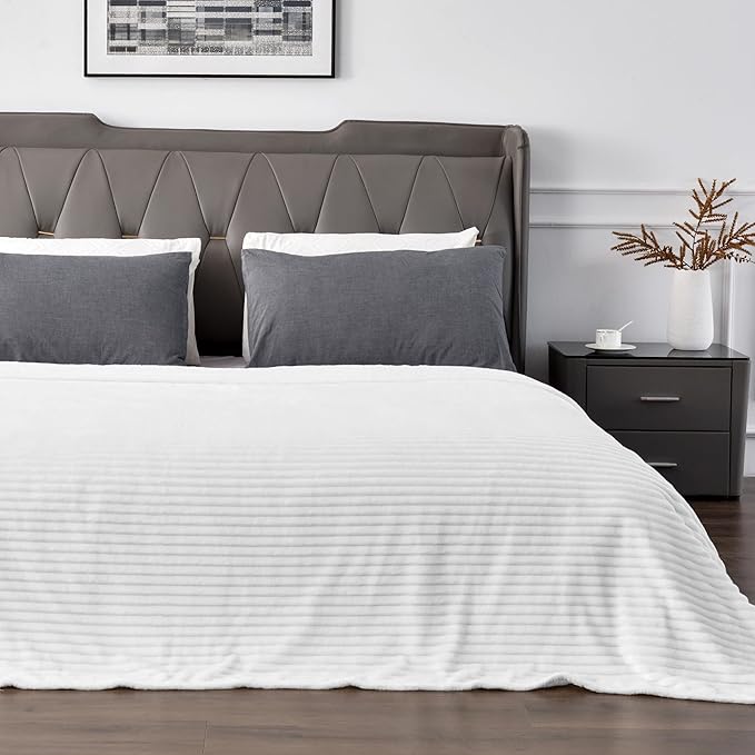 BEDELITE Fleece Blanket Queen Size – 3D Ribbed Jacquard Soft and Warm Decorative Fuzzy Blankets – Cozy, Fluffy, Plush Lightweight Throw Blankets for Couch, Bed, Sofa(White, 90x90 inches)