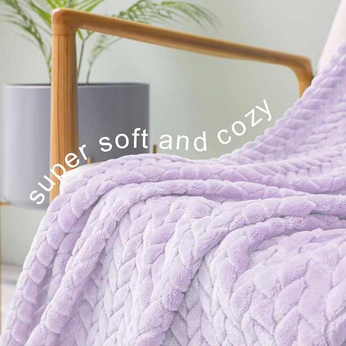 Exclusivo Mezcla Fleece King Size Blanket for Bed, 90x104 Inches Soft Cozy Jacquard Flannel Blankets, Lightweight Fuzzy Plush Warm for Women, Lilac Purple