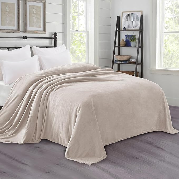 Exclusivo Mezcla Fleece Blanket Twin Size for Bed, Super Soft and Warm, All Season, Cozy, Plush, Lightweight, 60x80 Inches Camel