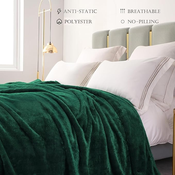 Exclusivo Mezcla Plush Fuzzy Fleece Bed Blanket Queen Size, Super Soft, Fluffy and Warm Blankets for Couch, Bed, All Season (Forest Green, 90x90 inches)