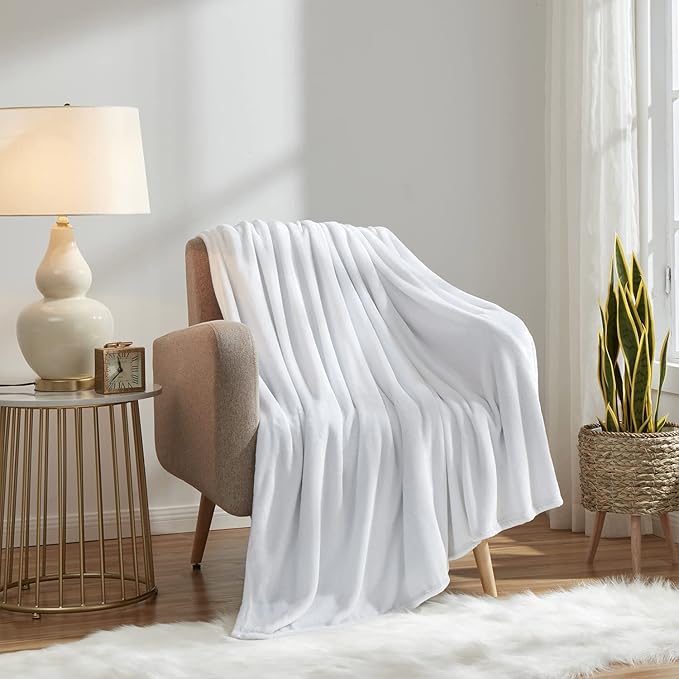 KMUSET Fleece Blanket Throw Size White Lightweight Super Soft Cozy Luxury Bed Blanket Microfiber