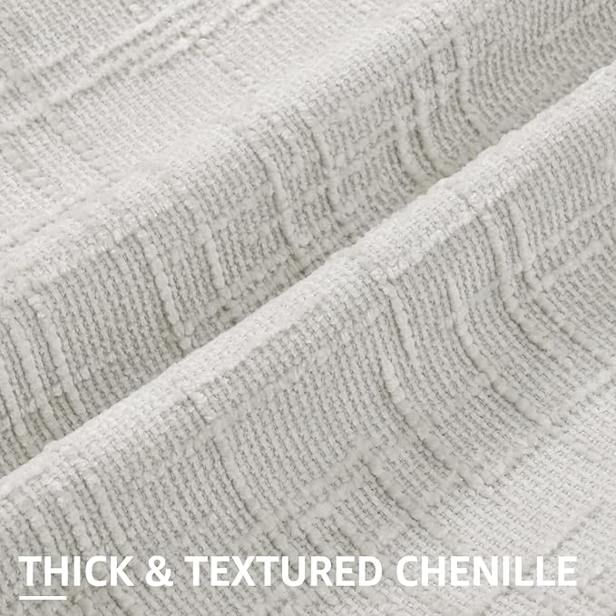 decorUhome Light Grey Chenille Throw Pillow Covers 18x18 Set of 2 Textured Soft Cozy Slubby Couch Pillow Covers Modern Farmhouse Boho Decorative Pillow Cases for Bed Sofa Living Room