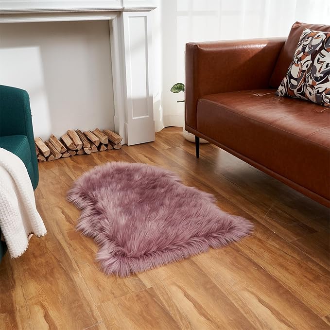 Arbosofe Ultra Soft Faux Fur Rug, Small Area Rugs, Light Purple Fluffy Shaggy Fur Rug for Bedroom & Living Room, Kids Room Decor, 2 x 3 Feet Sheepskin