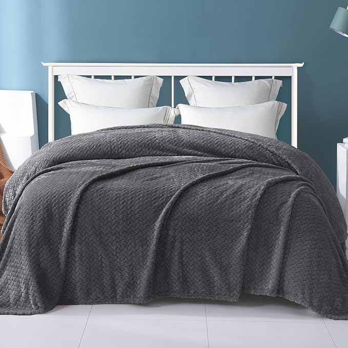 Exclusivo Mezcla Fleece Twin Size Blanket for Bed, 60x80 Inches Soft Cozy Jacquard Flannel Blankets, Lightweight Fuzzy Plush Warm for Women, Dark Grey
