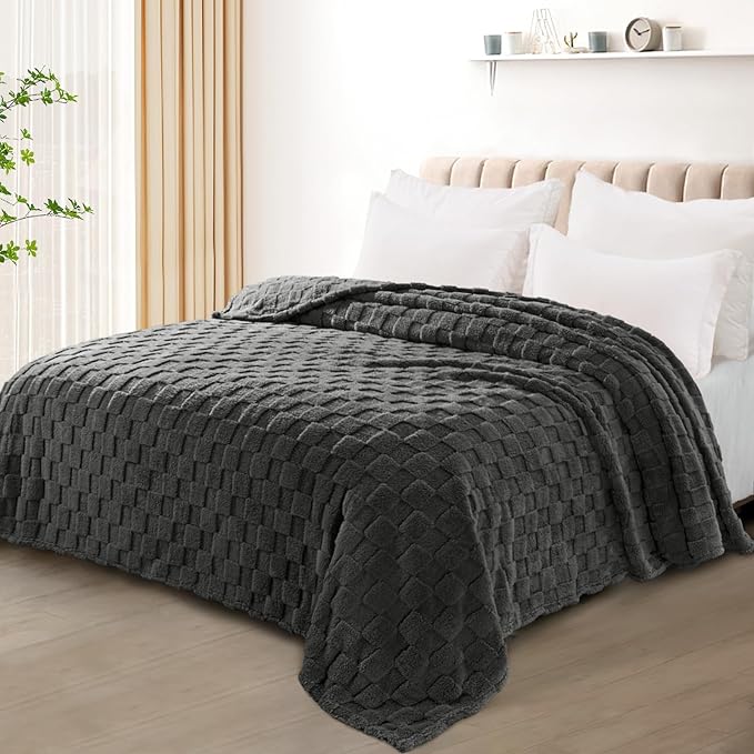 Exclusivo Mezcla Queen Size Flannel Fleece Blanket, Super Soft and Warm Lightweight Checkered Pattern Blankets for All Seasons, 90x90 Inches, Dark Grey
