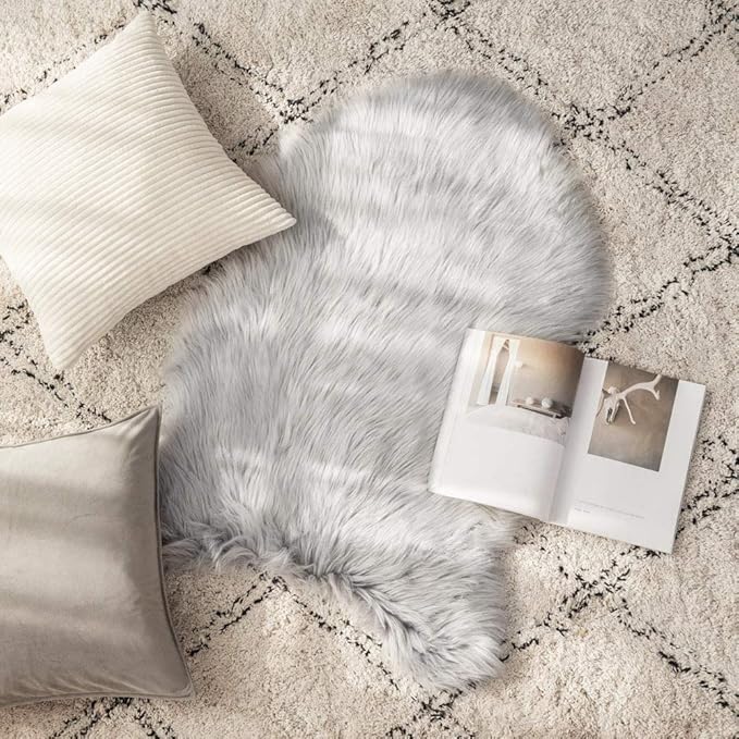 MIULEE Fluffy Rug Soft Shaggy Faux Fur Area Rug Luxury Plush Sheepskin Carpet for Bedroom Living Room Sofa Chair 2 x 3 Feet, Grey