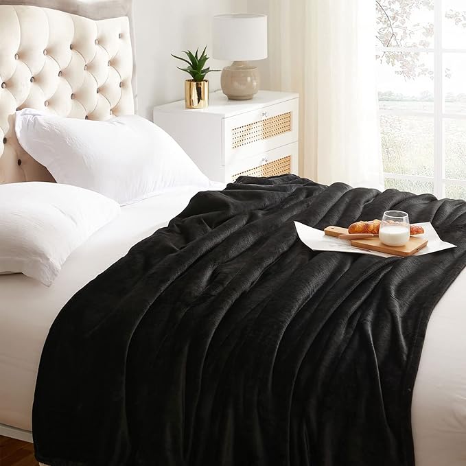KMUSET Super Soft Throw Blanket Premium Silky Flannel Fleece Twin Size Black Microfiber Lightweight Blanket All Season Use,60X80 inches