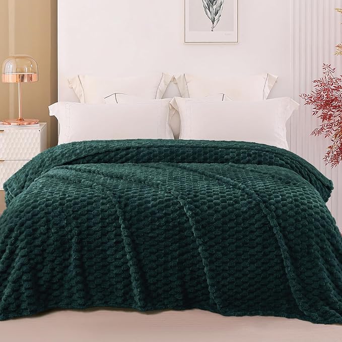 Exclusivo Mezcla Fleece Twin Blanket for Bed, Extra Large Fuzzy Forest Green Bed Blankets, Soft Cozy Plush Sofa Throws for All Seasons, 60x80 Inches