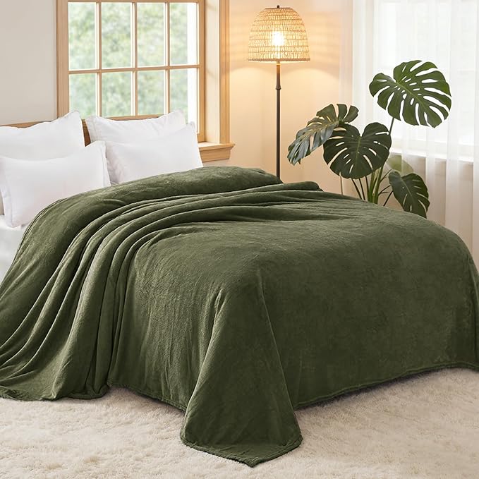 Exclusivo Mezcla Fleece Blanket Twin Size for Bed, Super Soft and Warm, All Season, Cozy, Plush, Lightweight, 60x80 Inches Olive Green