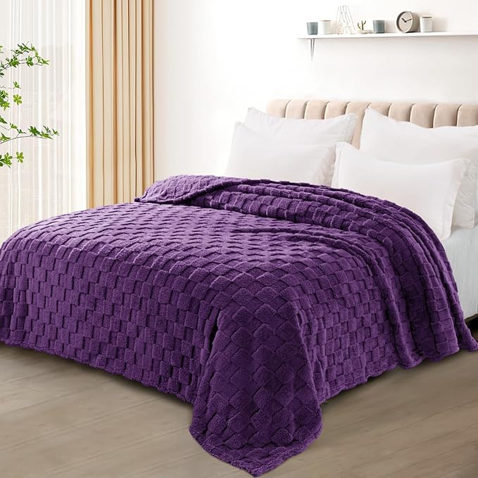 Exclusivo Mezcla King Size Flannel Fleece Blanket, Super Soft and Warm Lightweight Checkered Pattern Blankets for All Seasons, 90x104 Inches, Purple