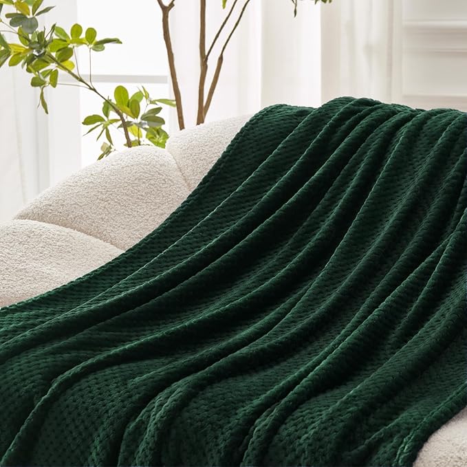 Exclusivo Mezcla Fleece Bed Blanket Twin Size, Super Soft and Warm Blankets for Couch, Sofa and Bed Waffle Textured, Cozy, Fuzzy and Lightweight (Forest Green, 60x80 inches)
