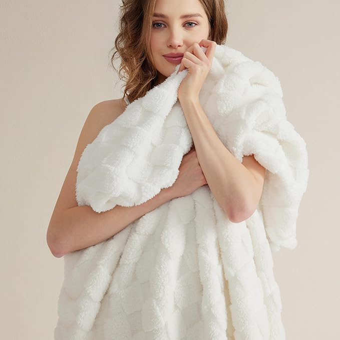 Bedsure GentleSoft Full Size Blankets for Bed White - Super Soft Cozy Fleece Blanket for Kids Girls, Large Fuzzy Throws for Bedroom Decor, 84x90 Inches