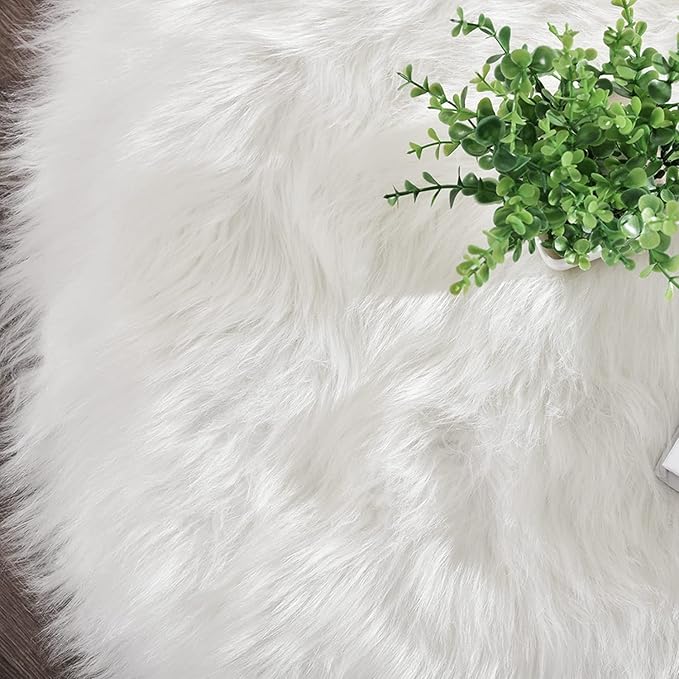 Latepis White Round Rugs 4ft Fuzzy Washable Rug Faux Sheepskin Fur Rug for Bedroom Cushion Fluffy Circle Rugs for Living Room Dorm Room Décor