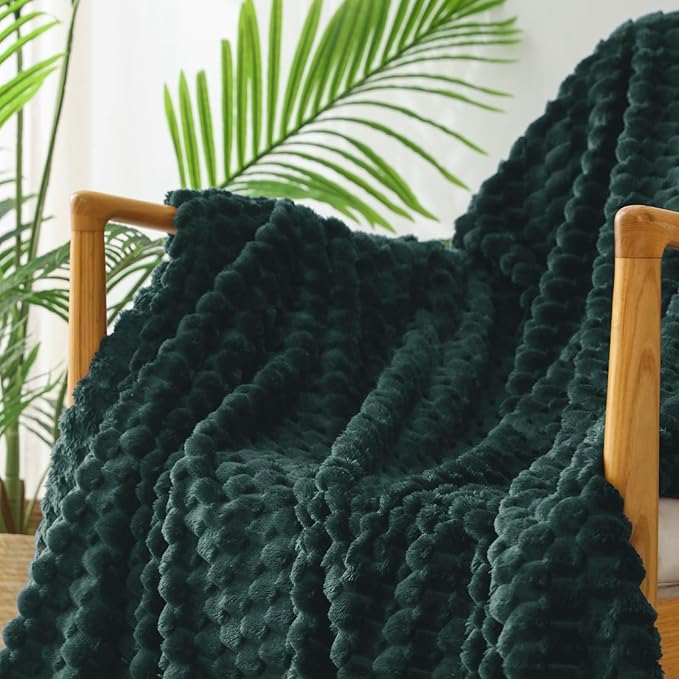 Exclusivo Mezcla Fleece Twin Blanket for Bed, Extra Large Fuzzy Forest Green Bed Blankets, Soft Cozy Plush Sofa Throws for All Seasons, 60x80 Inches