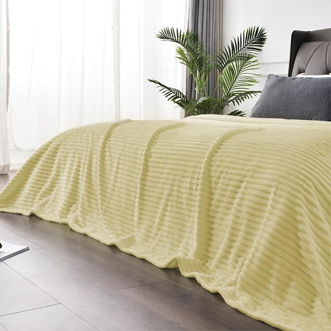 BEDELITE Fleece Throw Blanket for Couch – 3D Ribbed Jacquard Soft and Warm Decorative Fuzzy Blanket – Cozy, Fluffy, Plush Lightweight Transparent Yellow Throw Blankets for Bed, Sofa, 50x60 inches