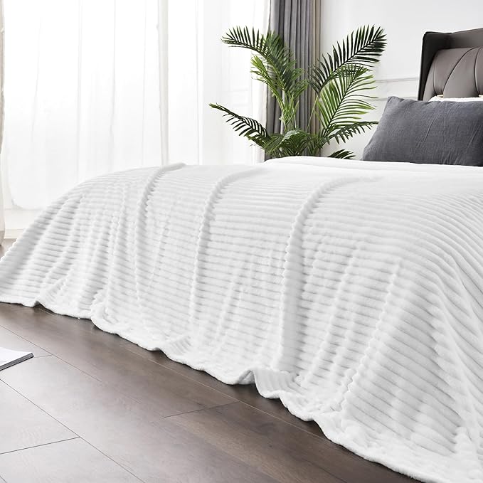 BEDELITE Fleece Blanket Twin Size – 3D Ribbed Jacquard Soft and Warm Decorative Fuzzy Blankets – Cozy, Fluffy, Plush Lightweight Throw Blankets for Couch, Bed, Sofa(White, 60x80 inches)