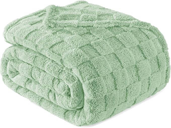 Exclusivo Mezcla Queen Size Flannel Fleece Blanket, Super Soft and Warm Lightweight Checkered Pattern Blanket for All Seasons, 90x90 Inches, Sage Green