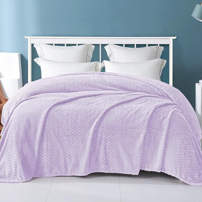 Exclusivo Mezcla Fleece King Size Blanket for Bed, 90x104 Inches Soft Cozy Jacquard Flannel Blankets, Lightweight Fuzzy Plush Warm for Women, Lilac Purple