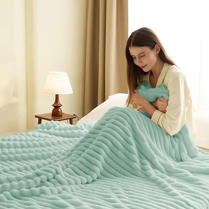 HIMEET Sage Green Ribbed Queen Size Blanket for Bed - 300GSM Lightweight Fleece Blanket for Women, Large Sofa Couch Cover Bed Blankets Gifts, Striped Spring Home Room Decor, Sage Green, 90x90 Inches
