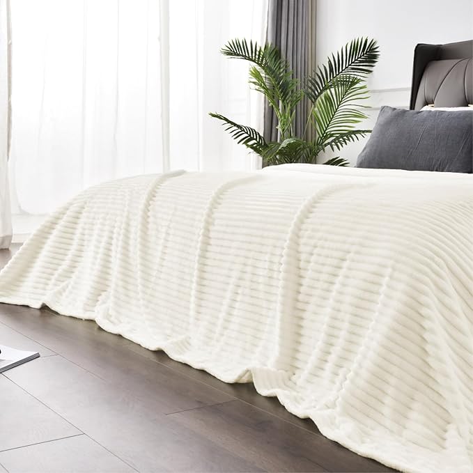 BEDELITE Fleece Throw Blanket for Couch – 3D Ribbed Jacquard Soft and Warm Decorative Fuzzy Blanket – Cozy, Fluffy, Plush Lightweight Cream Throw Blankets for Bed, Sofa, 50x70 inches