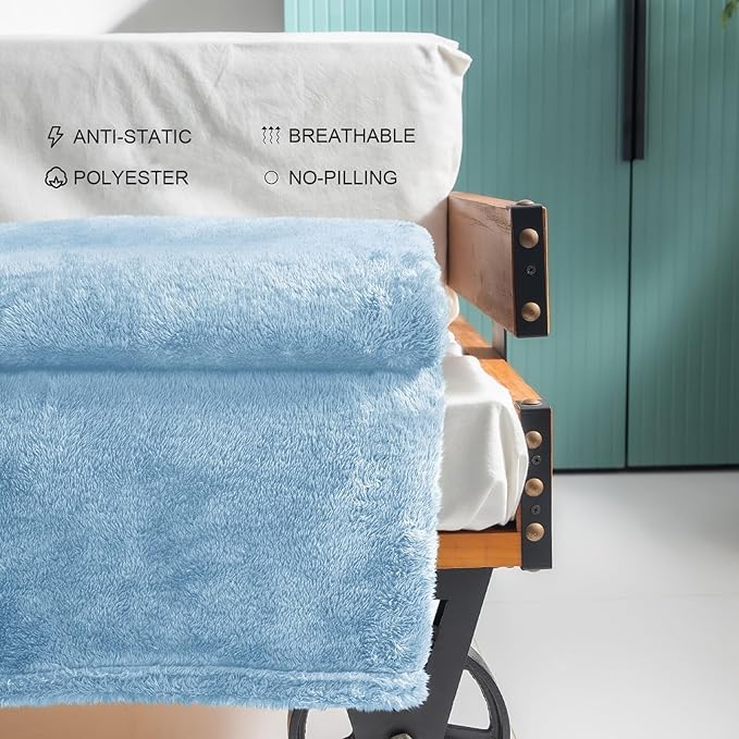Exclusivo Mezcla Plush Fuzzy Fleece Throw Blanket Extra Large, Super Soft, Fluffy and Warm Blankets for Couch, Bed, All Season (Light Blue, 50x70 inches)
