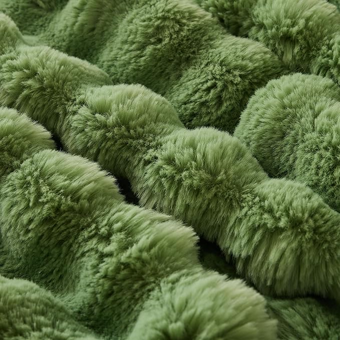 COOVA Faux Fur Throw Blanket for Couch, Cozy Soft and Fuzzy Plush Rabbit Fur Bubble Blanket for Sofa Bedroom Living Room, 50x60 Inches Light Green