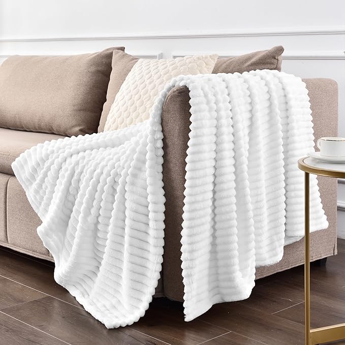 BEDELITE Fleece Blanket King Size – 3D Ribbed Jacquard Soft and Warm Decorative Fuzzy Blankets – Cozy, Fluffy, Plush Lightweight Throw Blankets for Couch, Bed, Sofa(White, 108x90 inches)
