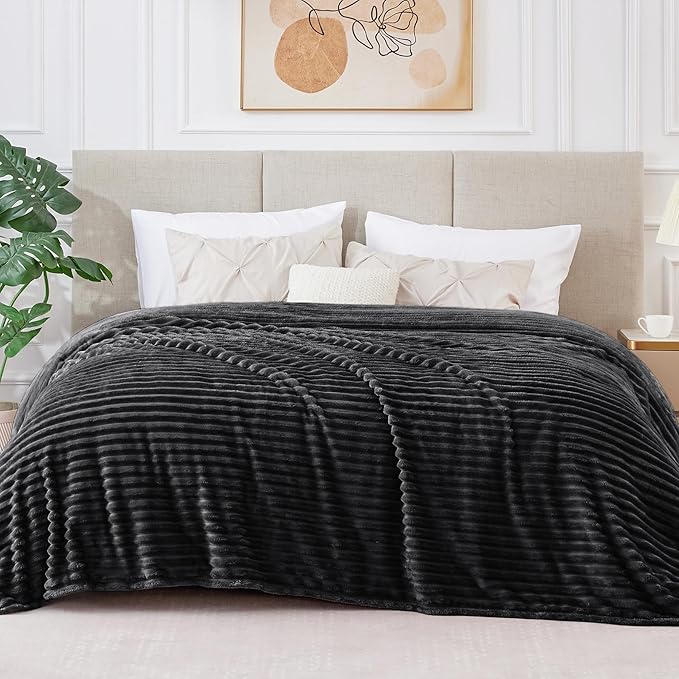 BEDELITE Fleece Blanket Queen Size – 3D Ribbed Jacquard Soft and Warm Decorative Fuzzy Blankets – Cozy, Fluffy, Plush Lightweight Throw Blankets for Couch, Bed, Sofa(Black, 90x90 inches)