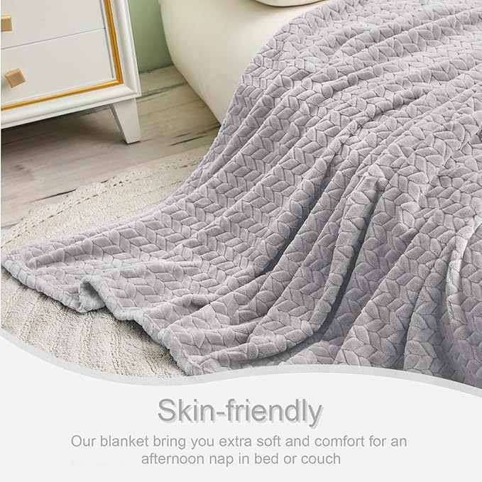 Exclusivo Mezcla Fleece Throw Blanket for Couch and Bed, 50x70 Inches Soft Cozy Jacquard Flannel Blankets, Lightweight Fuzzy Plush Warm Throws for Women, Light Grey