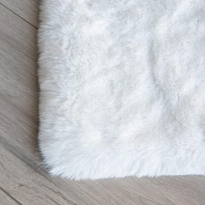 ORINOVA White Faux Rabbit Fluffy Fur Area Rugs for Bedroom Living Room Machine Washable Shag Rug 4x6 Nursery Rug Teen Room Decor