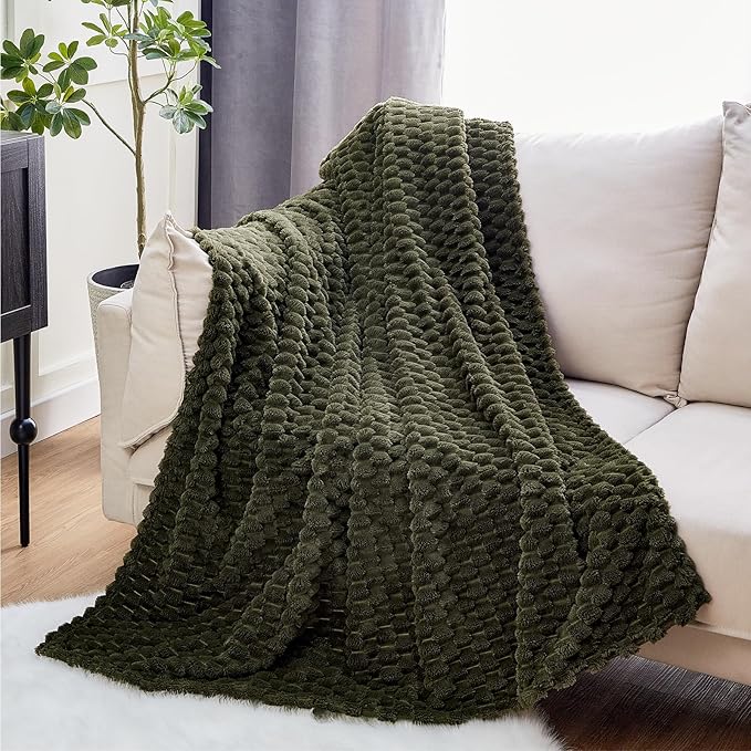 EXQ Home Fleece Blanket Queen Size for Couch or Bed - 3D Imitation Turtle Shell Jacquard Decorative Blankets - Cozy Soft Fuzzy Flannel Blanket Suitable for All Seasons(90"×90",Moss Green)
